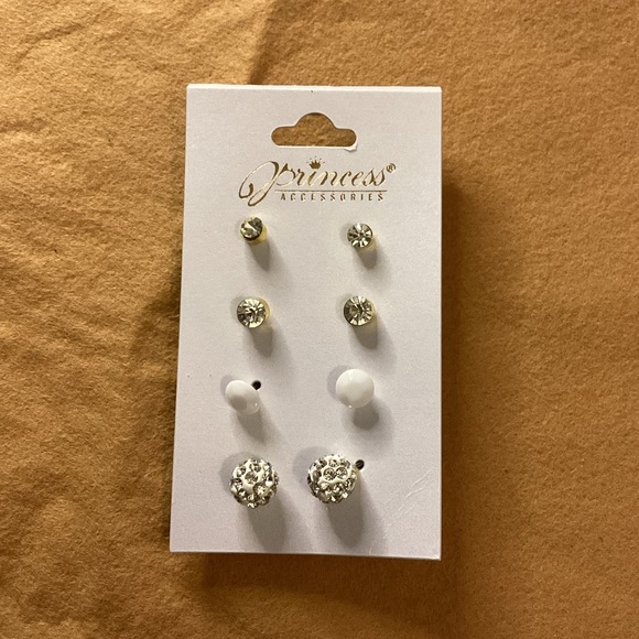 NWT Earring set bundle - Picture 5 of 5